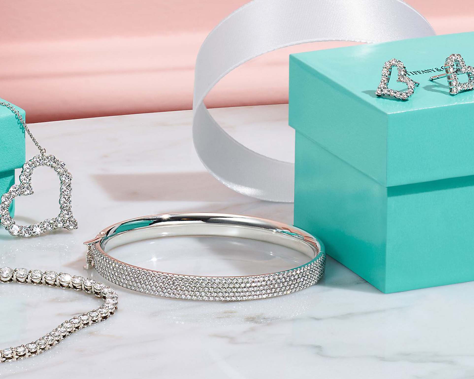 Gifts & Accessories